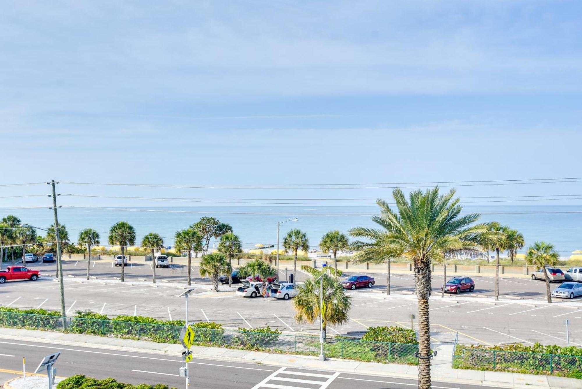 Coastal Condo With Balcony Walk To Madeira Beach! St. Pete Beach Εξωτερικό φωτογραφία