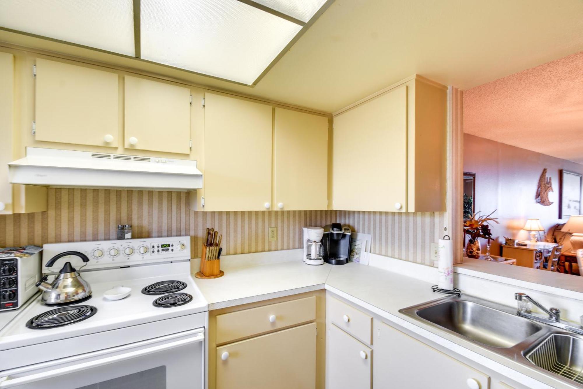 Coastal Condo With Balcony Walk To Madeira Beach! St. Pete Beach Εξωτερικό φωτογραφία